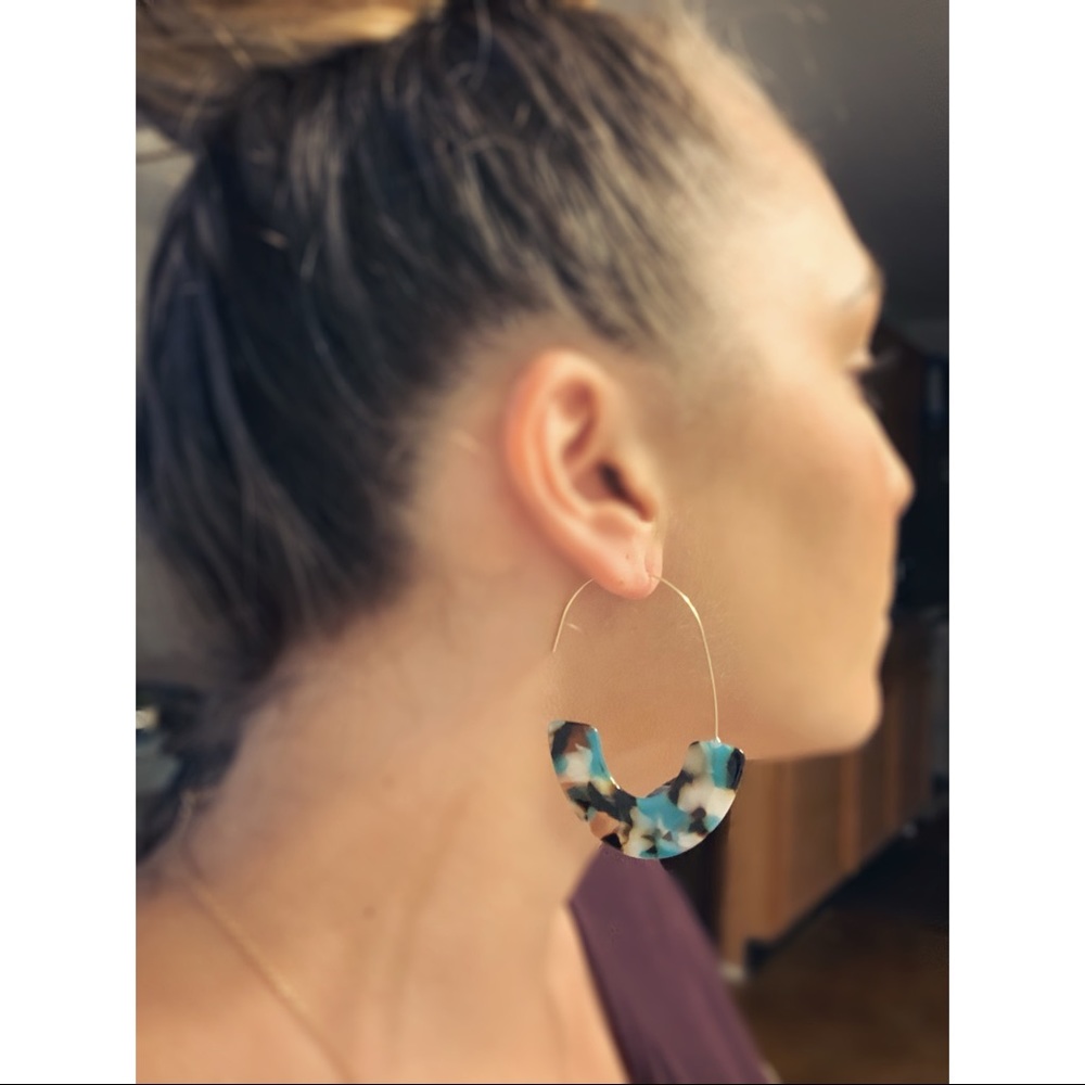DropHook Turquoise & Brown Acrylic Earrings - Picture 2 of 2